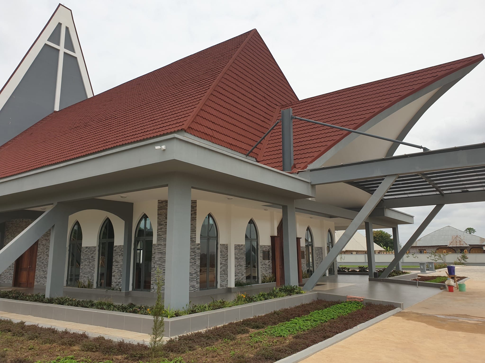 5 Signs Your Roof Needs Replacement 5 Signs Your Roof Needs Replacement